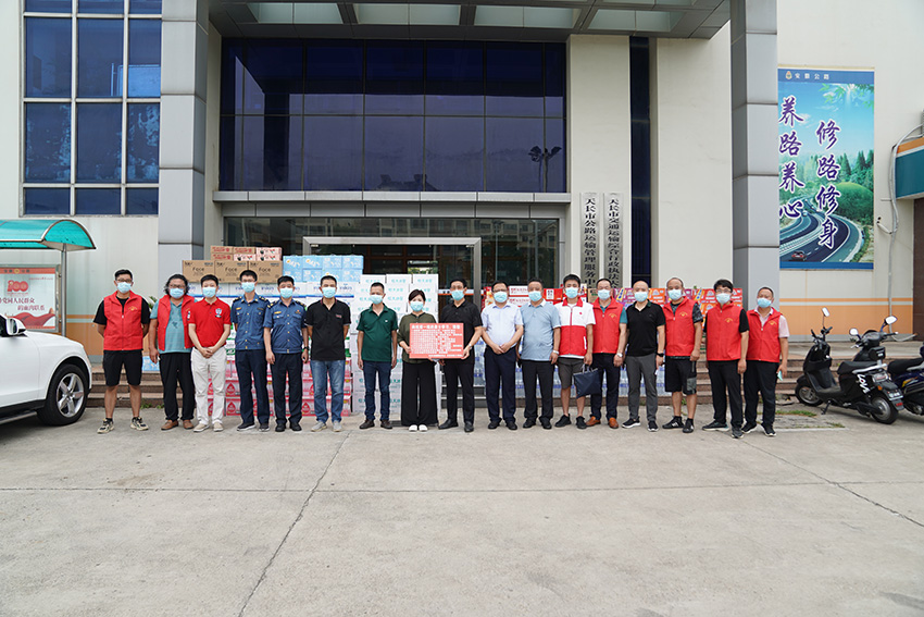 我商會(huì)向抗疫一線的勇士捐贈(zèng)物資